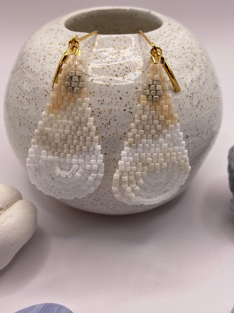 Snow fields beaded earrings