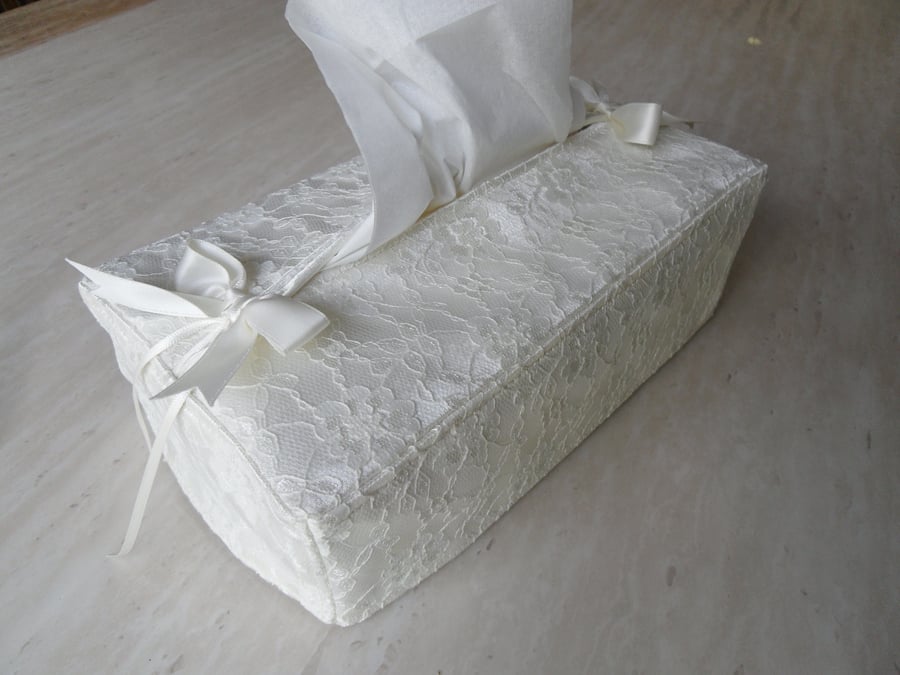 Handmade Fabric Tissue Box Cover (Ivory)