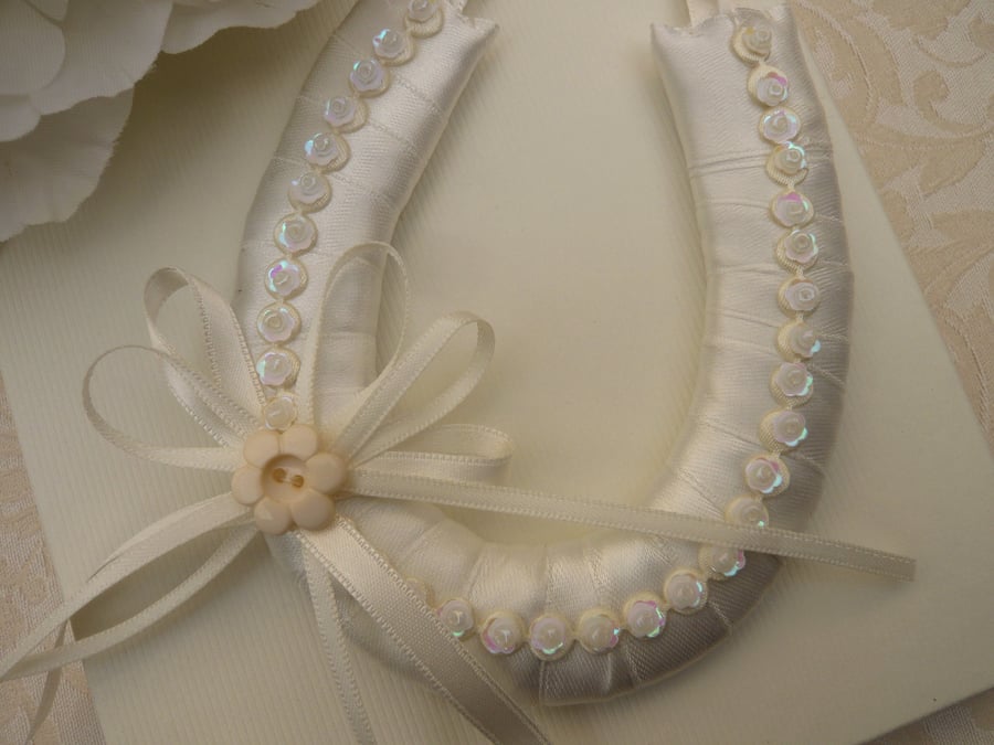 Small Ivory Wedding Horseshoe Gift