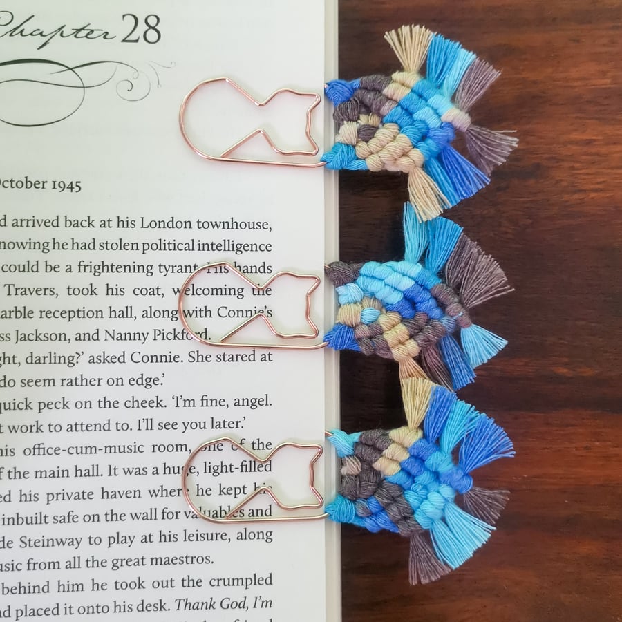 Bookmarks - macrame jumbo cat paperclip, page keepers - blue marble