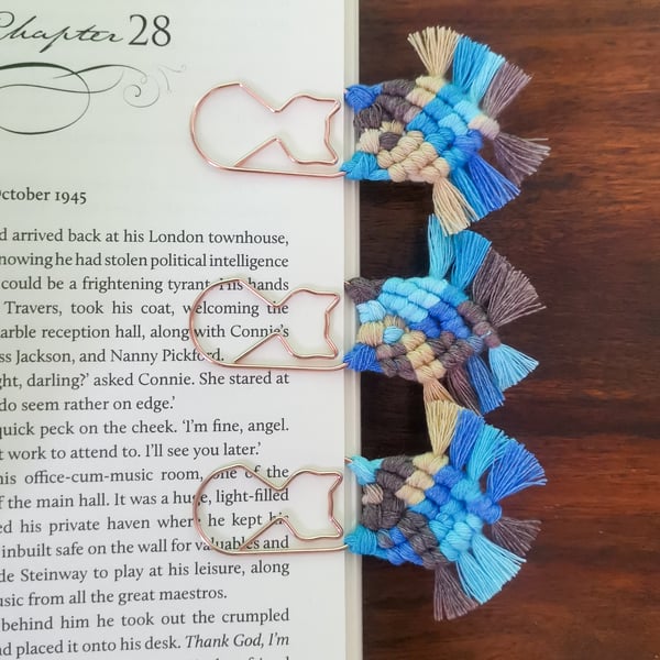 Bookmarks - macrame jumbo cat paperclip, page keepers - blue marble