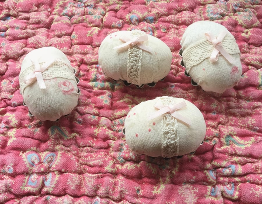  Miniature Pin cushion