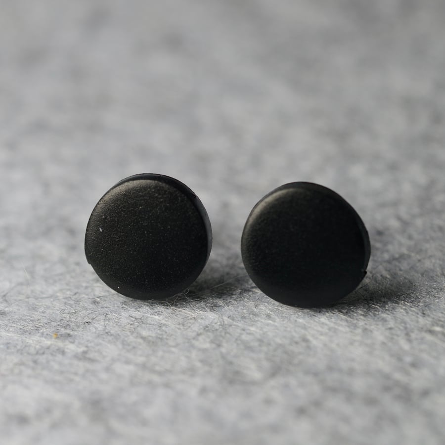 Black 1cm Polymer Clay Earrings 