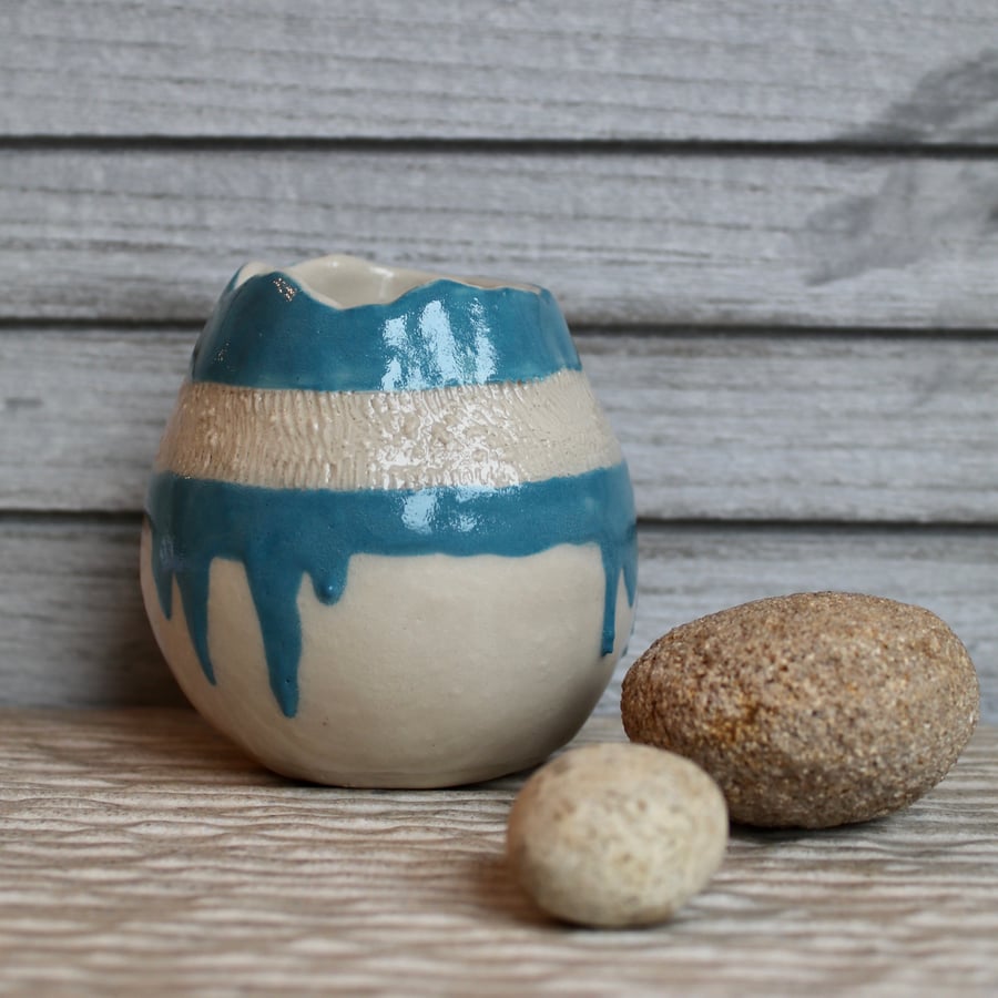 DRIZZLE POT WITH DUCK EGG BLUE DRIPS