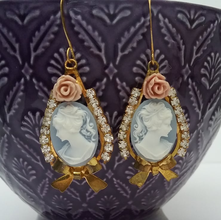 Blue Cameo Folksy