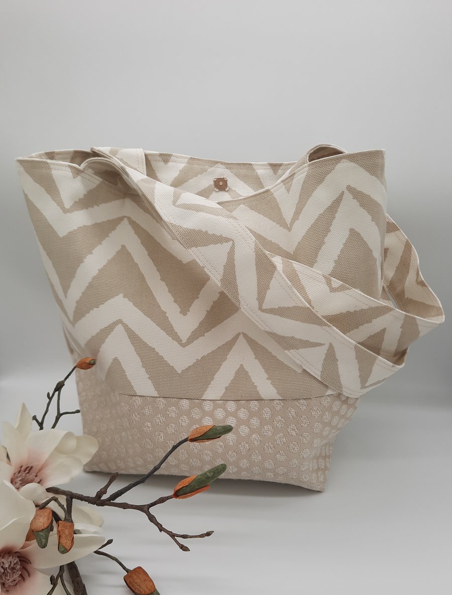 Tote bag, large in white and sand chevron with pockets.  