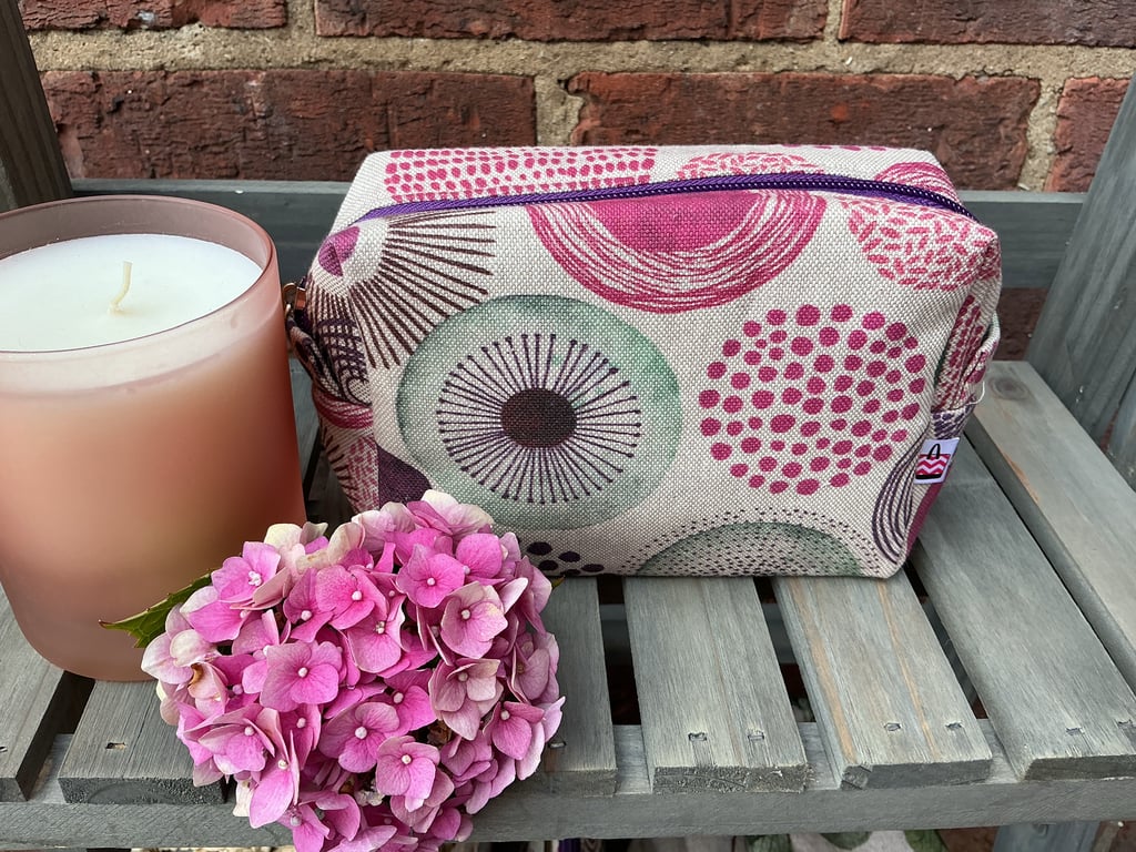 Abstract Circles Box Pouch
