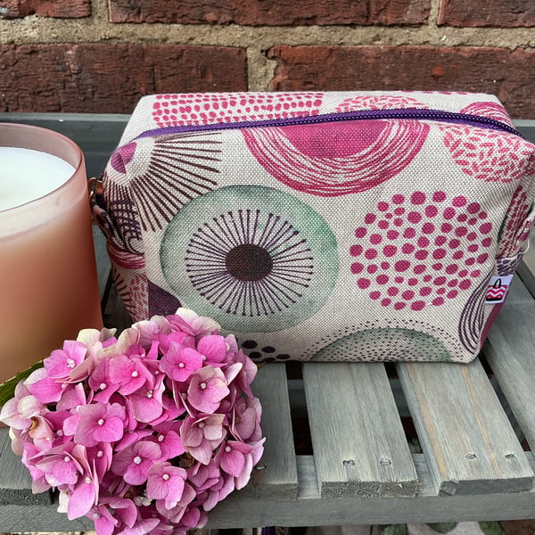Abstract Circles Box Pouch