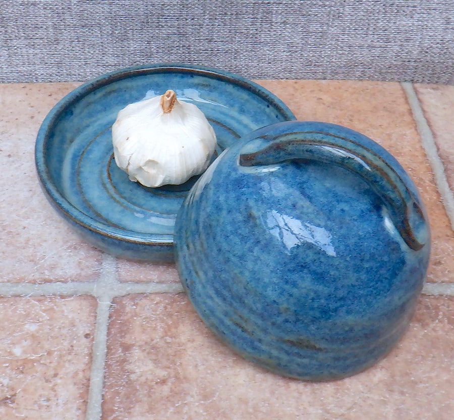 Garlic roaster baker dish hand thrown stoneware butterdish wheel pottery ceramic