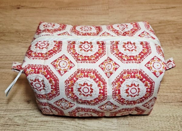 Red and cream boxed make-up bag 