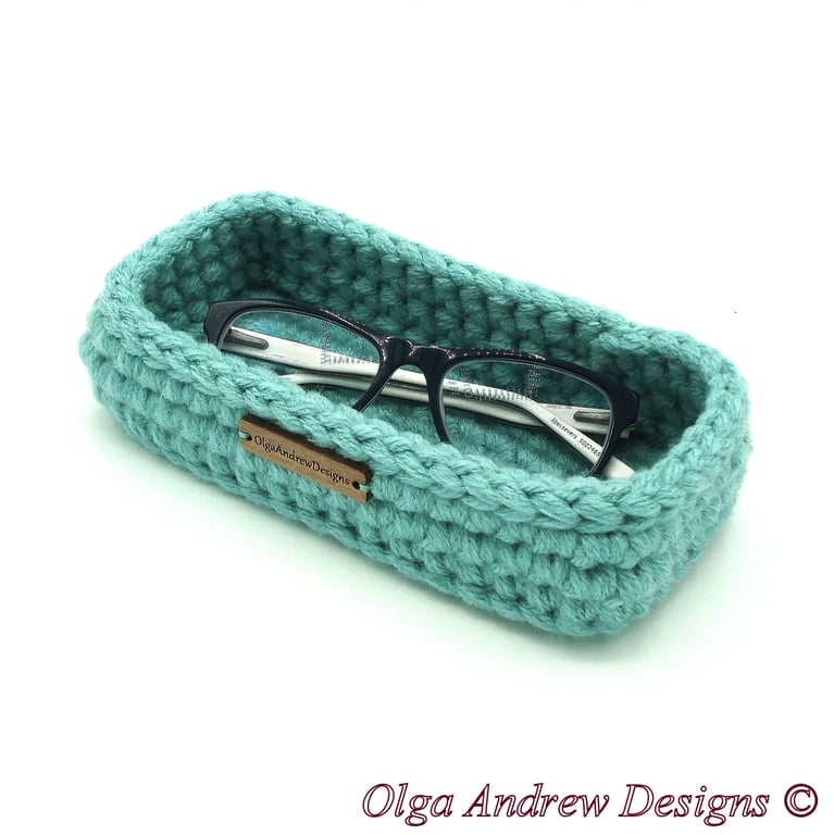 Nightstand reading glasses tray, horizontal glasses holder, flat eyeglass holder