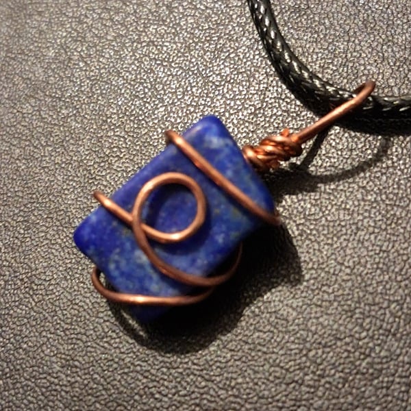Lapis lazuli pendant in copper