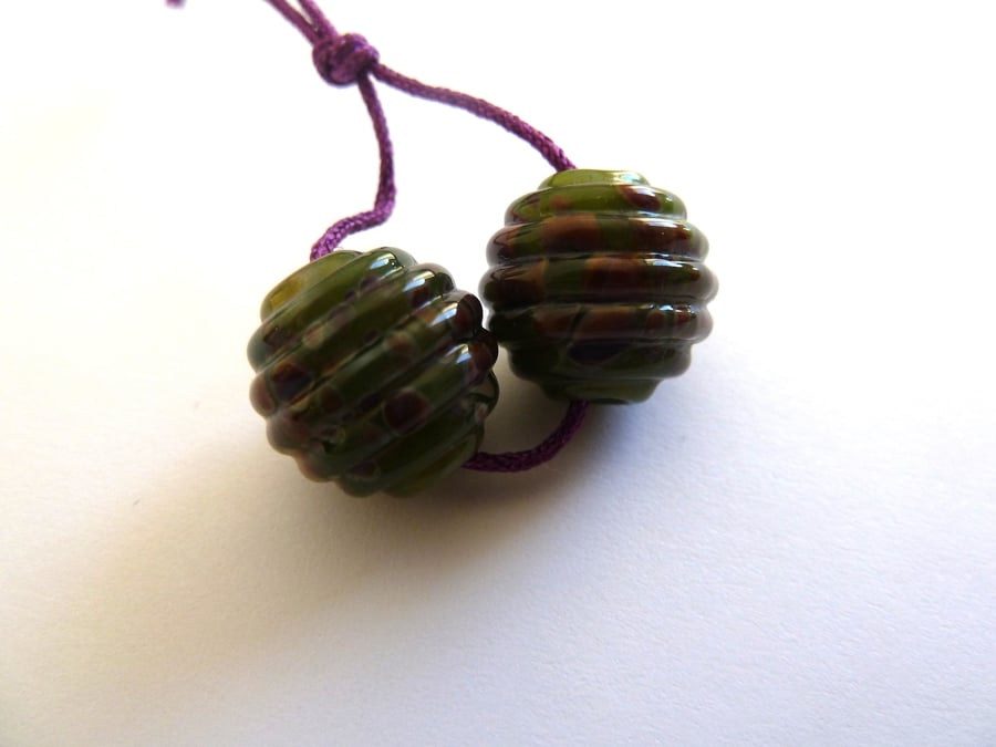 green ribbed pair, lampwork glass beads
