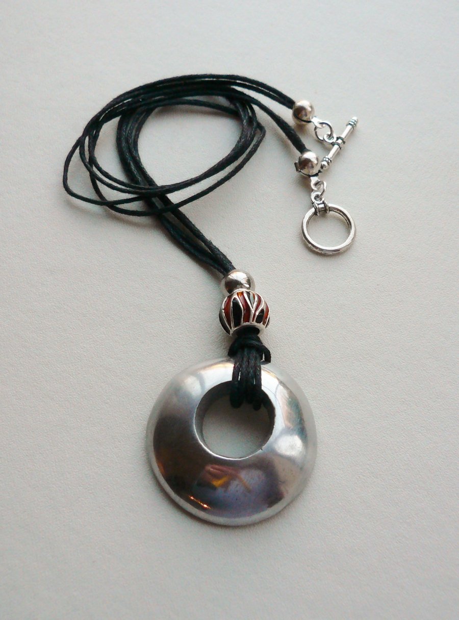 Pendant Necklace Donut Ring Silver Polished Metal     KCJ1678