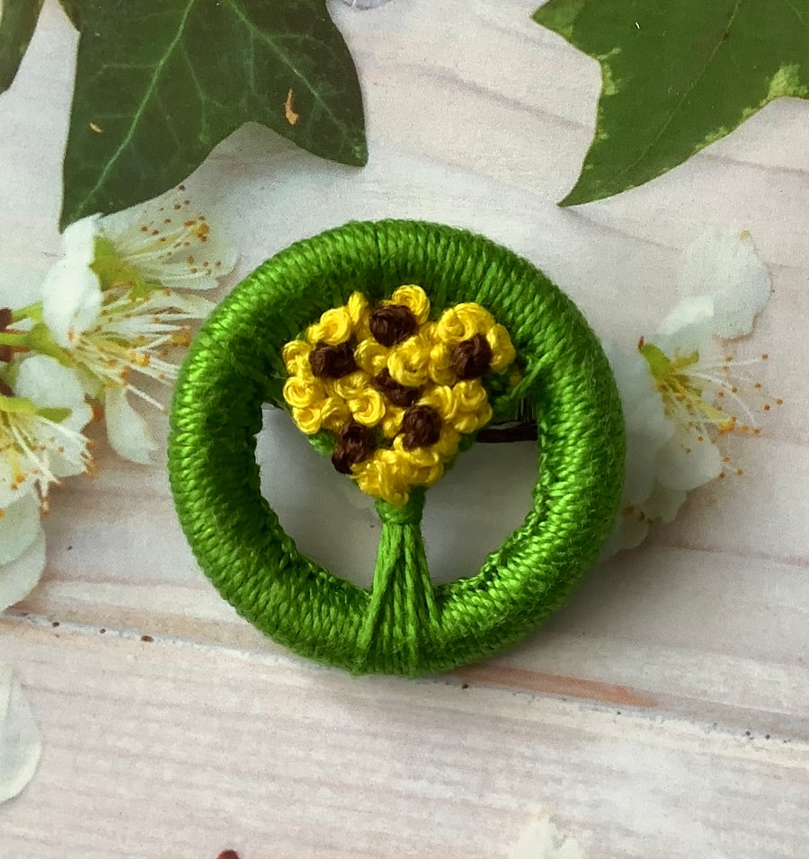 Dorset Button Sunflower Flower Brooch