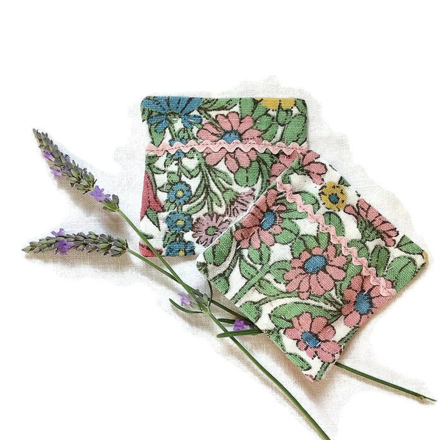 Vintage Fabric Lavender bags - Daisy Chain