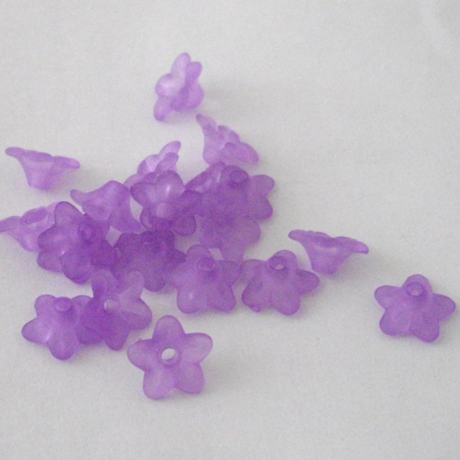 20 x 10mm Purple Lucite Flower Beads