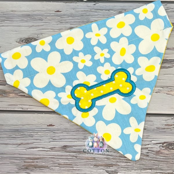 Dog Bandana with an appliqué bone 