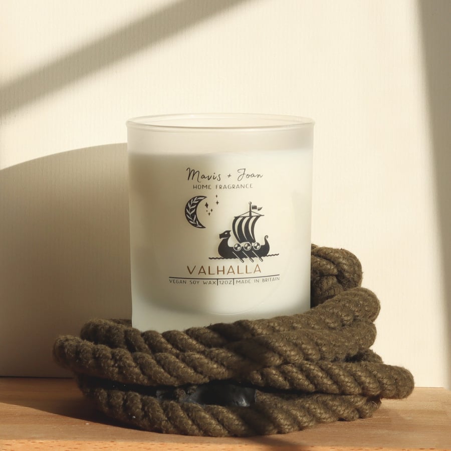 Valhalla - Glass jar candle, musky and smoky scent