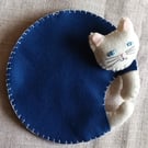 White cat felt coaster, drinks coaster, teatime cat, coffee mug white cat