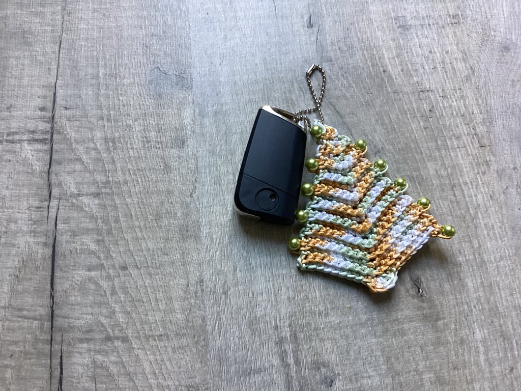 Crochet large keyring, Christmas tree, beaded keyring.