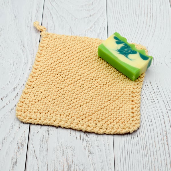 Hand knitted cotton wash cloth - peach