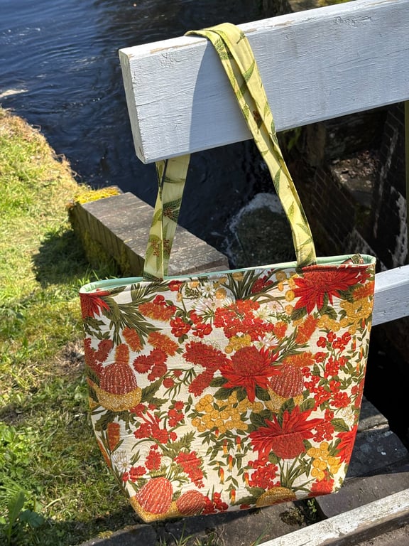 Zipped Floral Tote Bag.