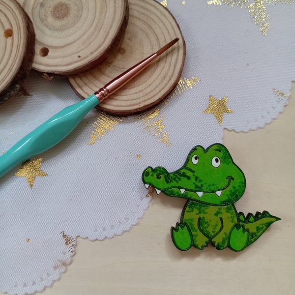 Wooden crocodile shaped fridge magnet 