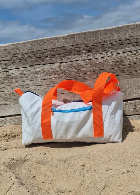 Recycled Sailcloth Shoulder Bag - Travel Tote with Zipper