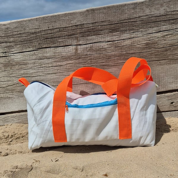 Recycled Sailcloth Shoulder Bag - Travel Tote with Zipper