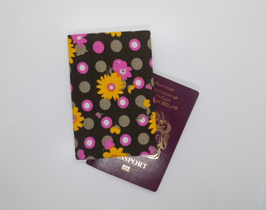 Passport cover in brown retro style floral