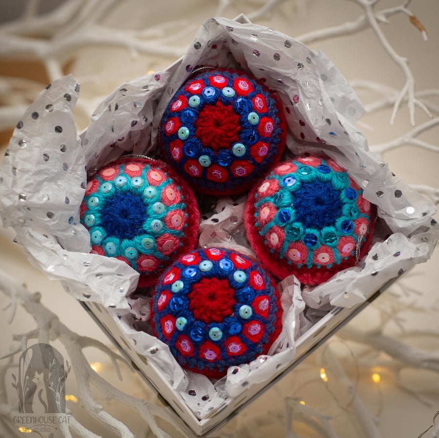 Set of 4 Crochet Christmas Baubles in a Gift Box (red & blue)