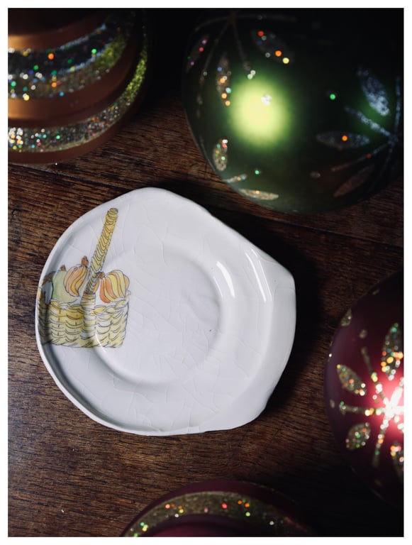 The Christmas series- baubles in basket Small Plate