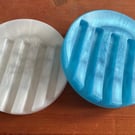 Self draining soap dish