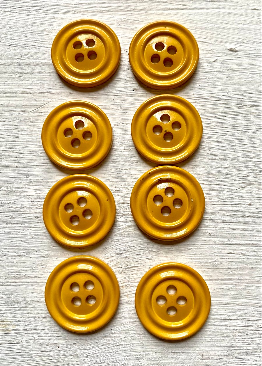 8 mustard yellow buttons,1.5cm diameter 
