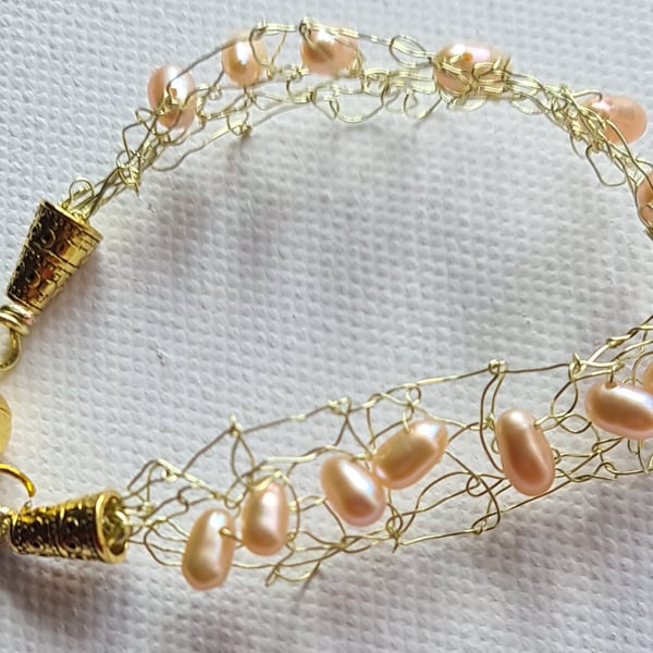 River pearl bracelet