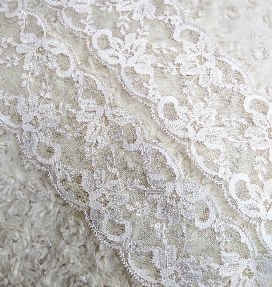 3 metres pale peachy pink 7.5 cm wide scalloped edged floral LACE trim for sewin