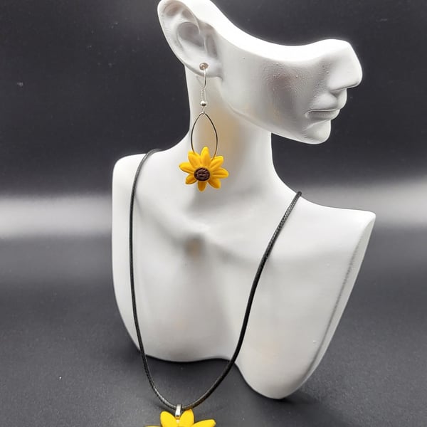 Polymer clay earrings - handmade daisy jewellery