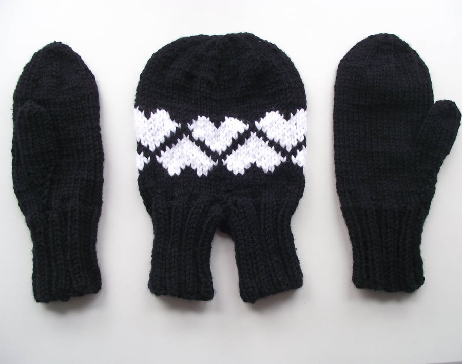 Couples Gloves, Love-gloves, Double Mitten Set, Black with White Hearts