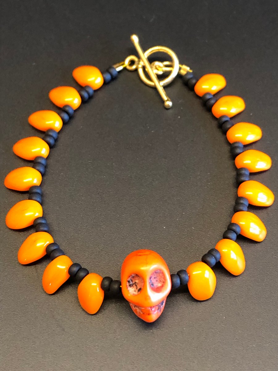 Howlite Skull And Glass Beaded Bracelet 