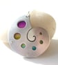 Sea shell pendant necklace with circles and rainbow colours - Image 2