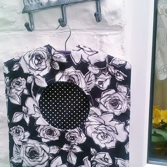 Black Roses Peg Bag, Lined Laundry Cotton Peg Bag includes a Wood Hanger