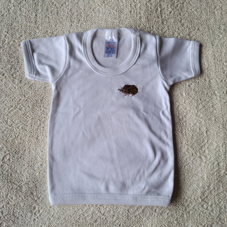 Hedgehog, T-shirt, age 6-12 months, hand embroidered
