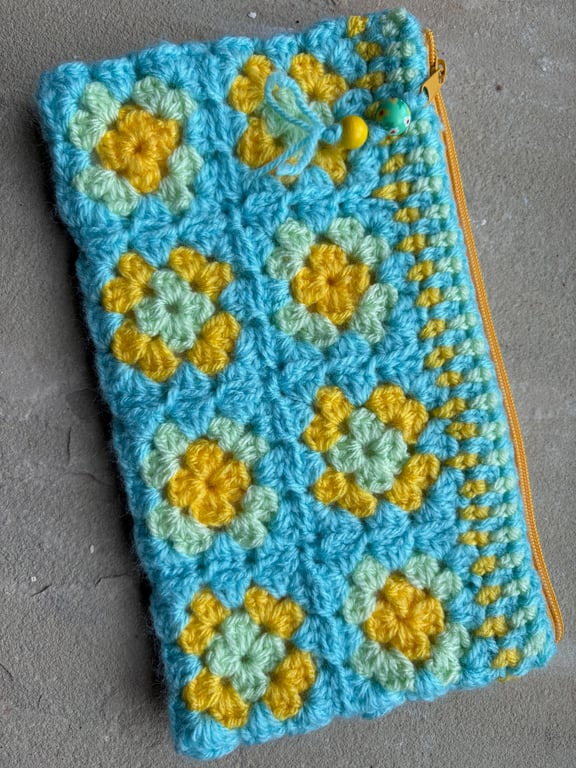 Pretty pouch organiser