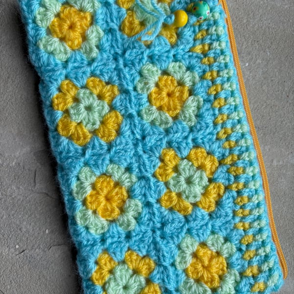 Pretty pouch organiser