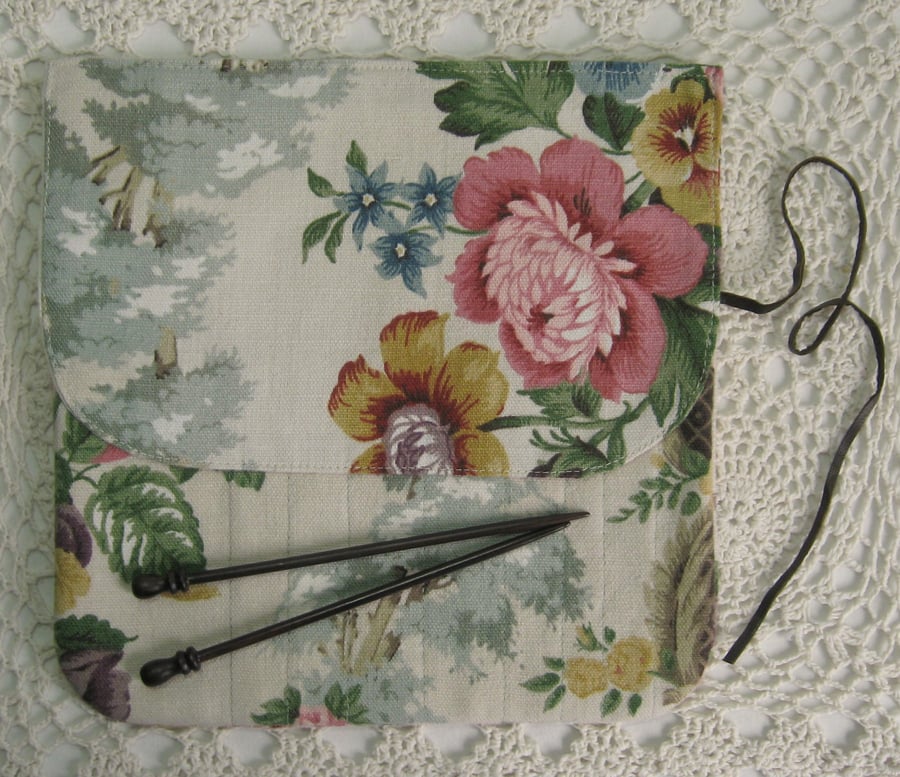 Knitting needle roll suitable for dpns