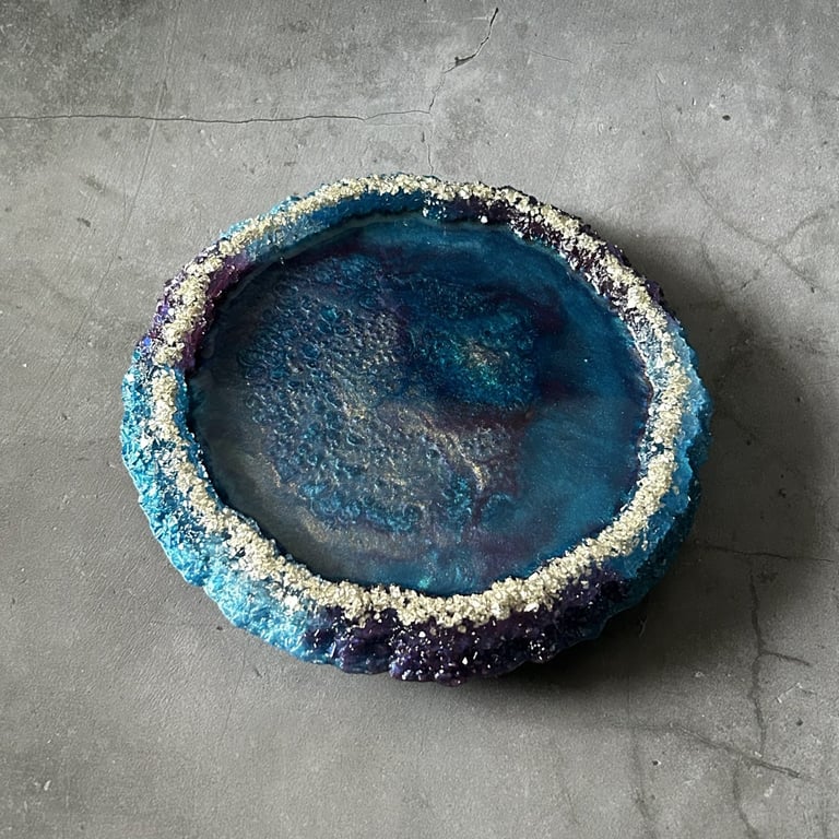 Resin Drusy Edge Tray – Blue and Silver Trinket Dish