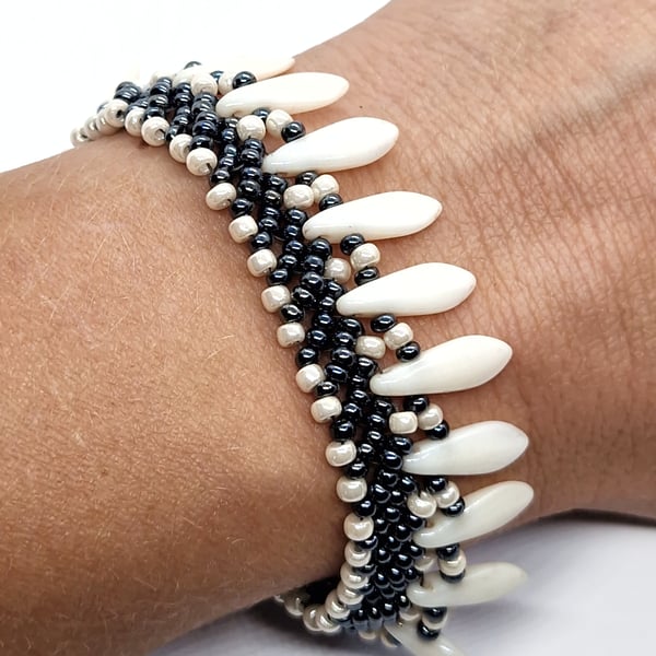 Haematite and dagger bead Grey and white tribal beadwork bracelet