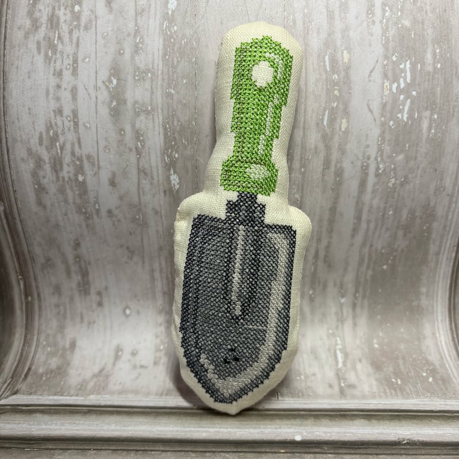 Spring Bowl Filler - Spade - SY 0065