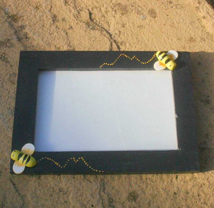 1 bumble bee standing picture frame